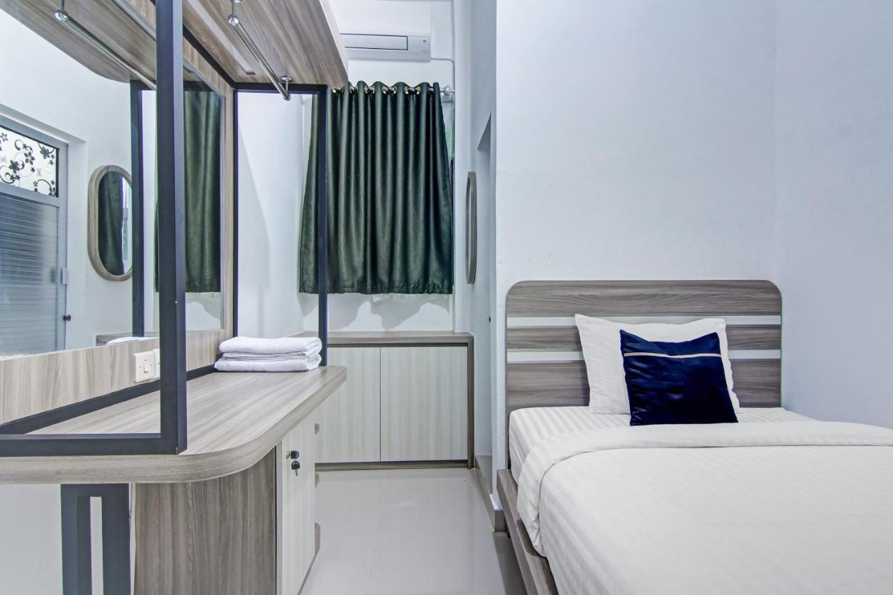 Oyo 90704 Nabila Residence Syariah ปาดัง ภายนอก รูปภาพ